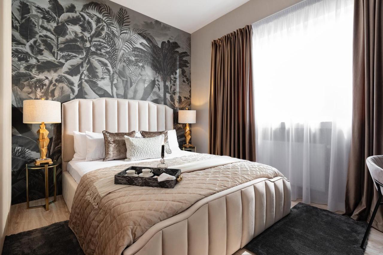 Qult - Orient Express Apartment Bukares Bagian luar foto