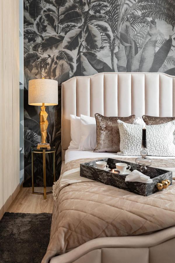 Qult - Orient Express Apartment Bukares Bagian luar foto