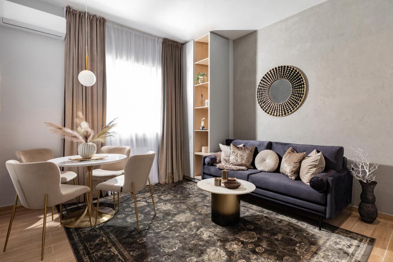 Qult - Orient Express Apartment Bukares Bagian luar foto