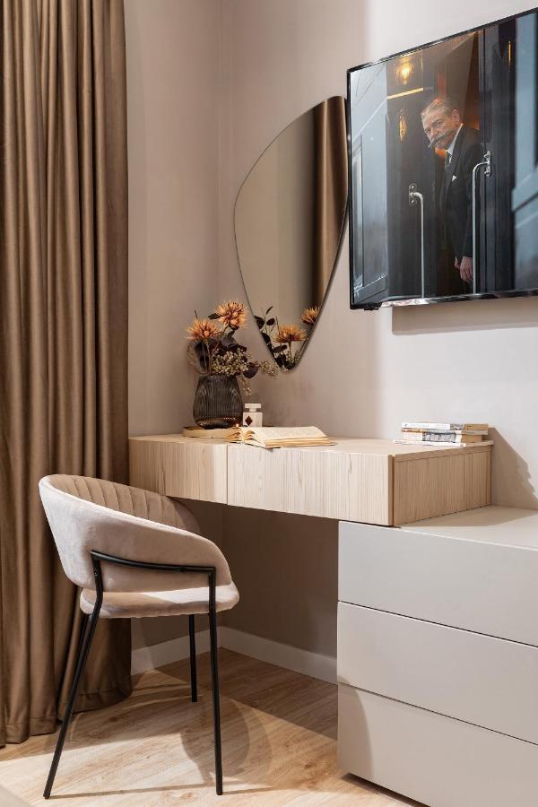 Qult - Orient Express Apartment Bukares Bagian luar foto